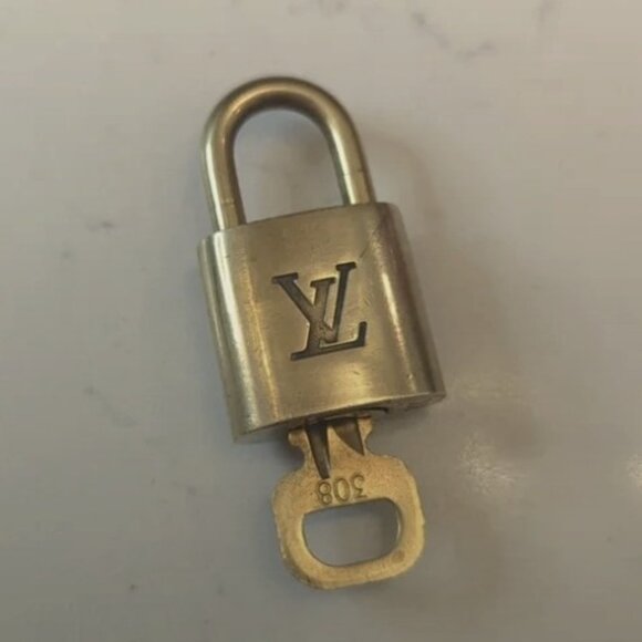 Louis Vuitton Handbags - LV Lock & key #308